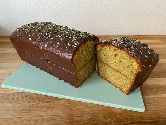 Kernölkuchen mit Schokoglasur